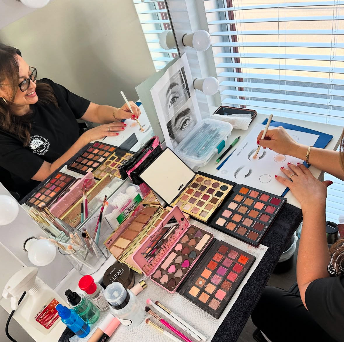 MORNING - BEGINNERS MAKEUP CLASS