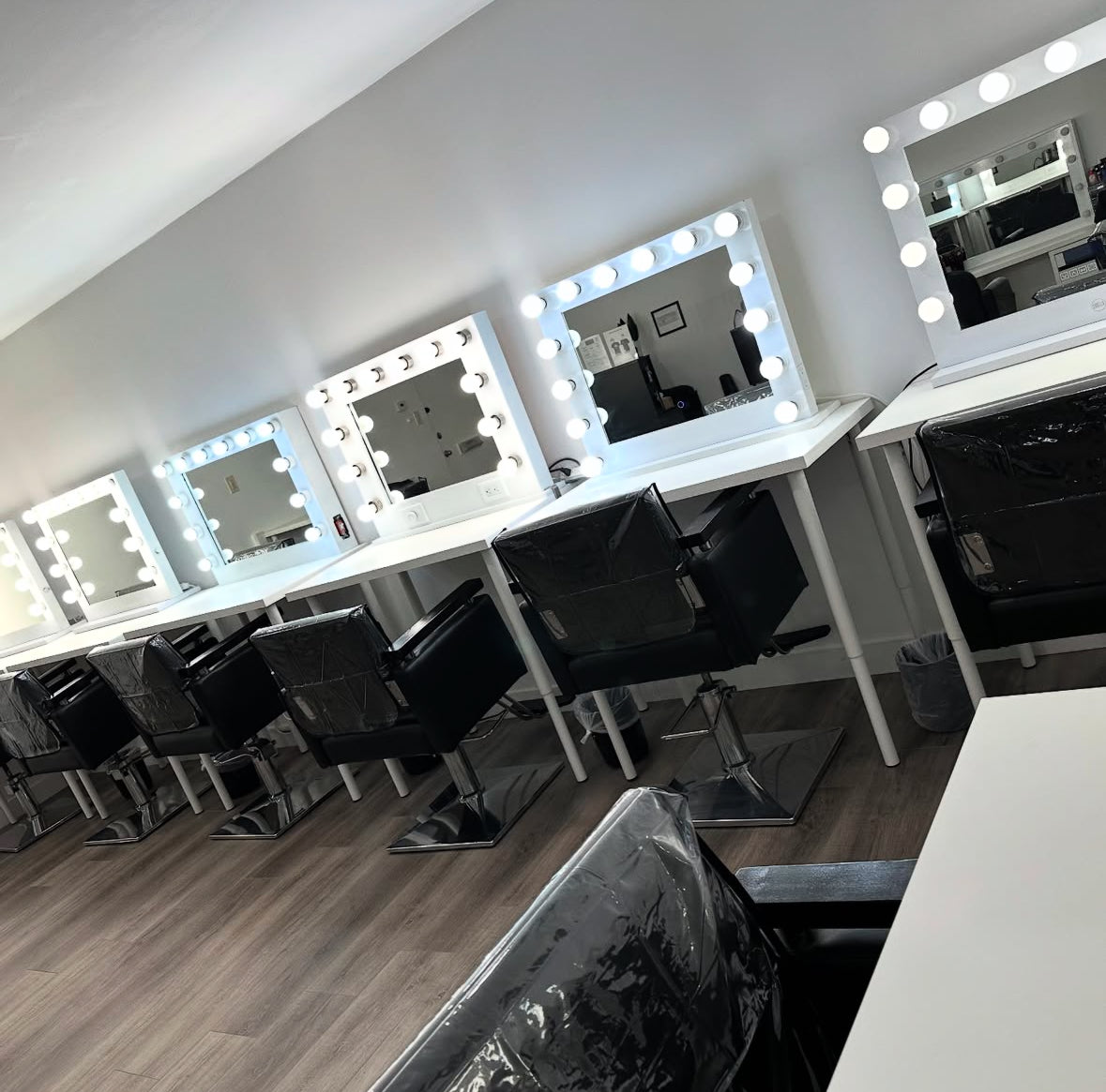 MORNING - BEGINNERS MAKEUP CLASS