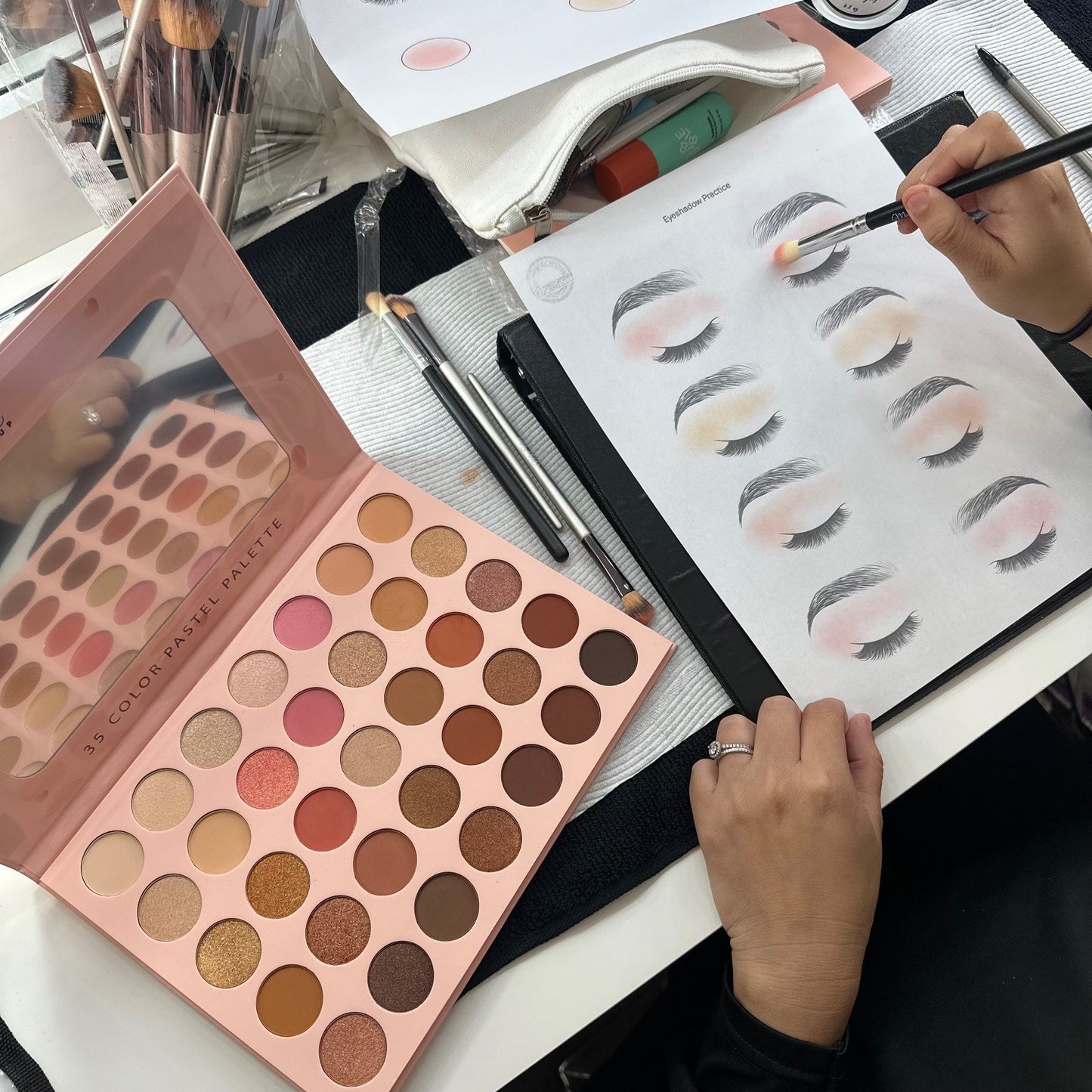 MORNING - BEGINNERS MAKEUP CLASS