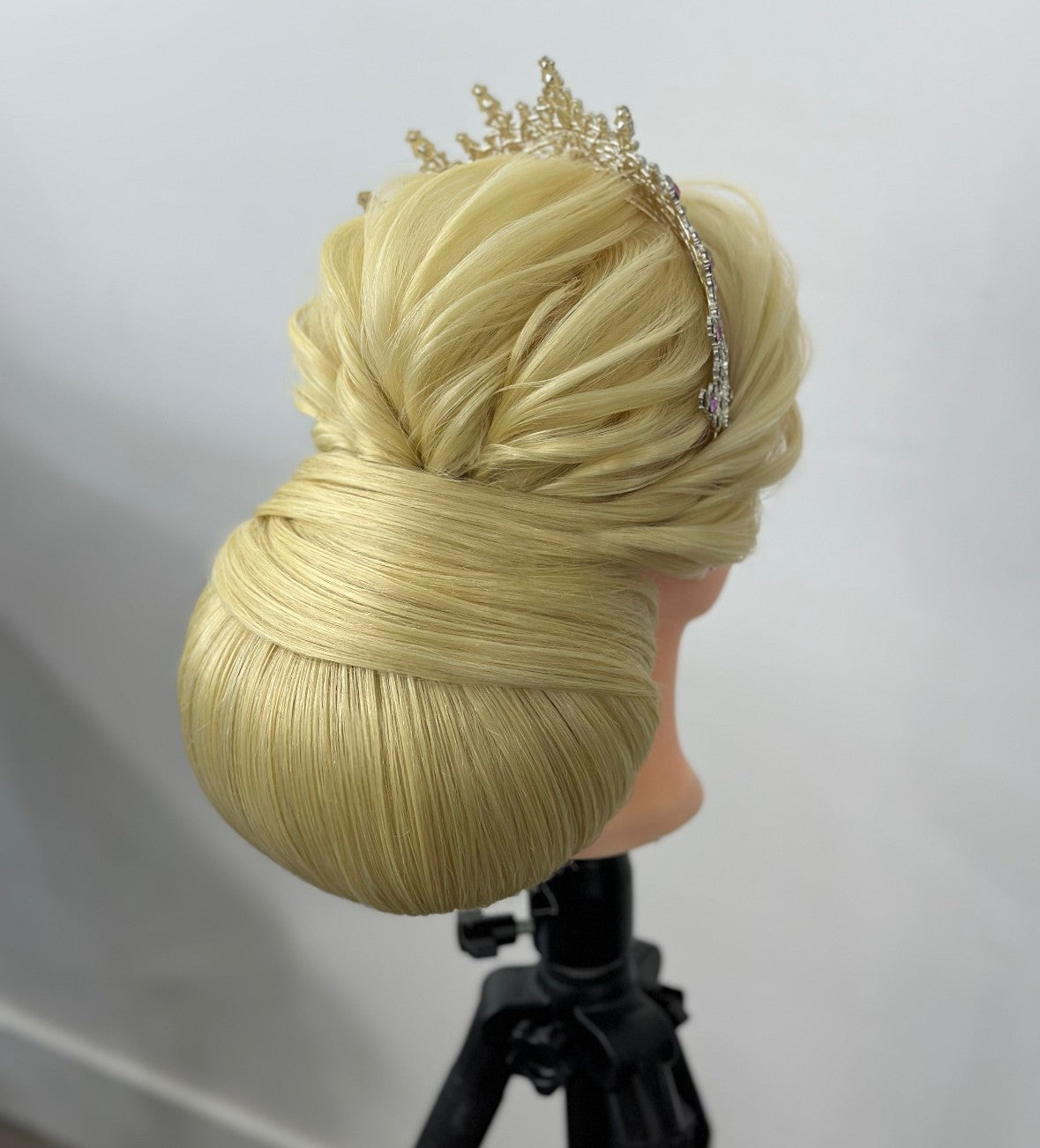 FRIDAY -INTERMEDIATE HAIR STYLING CLASS